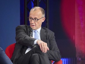 德国总理称或将反击美国关税政策