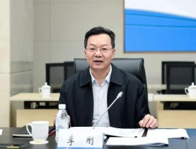 贪欲膨胀、大肆收钱敛财，“内鬼”李刚被决定逮捕
