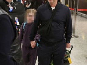 《我是名人》结束后，Ant和Dec和家人一起回家过圣诞节