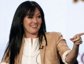 shanendoherty的母亲将继续已故女演员的播客，以纪念她的爱和支持