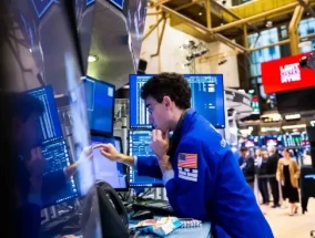 收盘：美股收高纳指上涨2.3% 特朗普关税立场软化