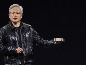 黄仁勋获十年来首次加薪，2025财年薪酬总额达4990万美元
