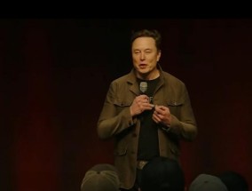 股价暴跌40%！马斯克：你可以不买特斯拉汽车，但不必烧了它